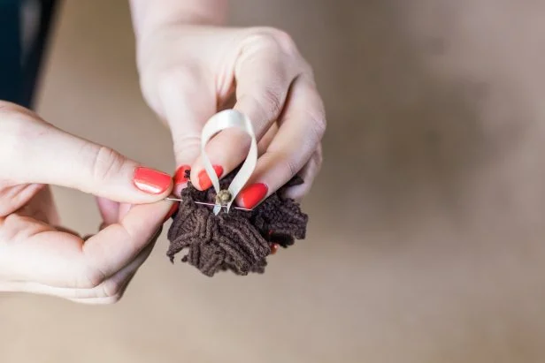 DIY Pinecone Ornament 