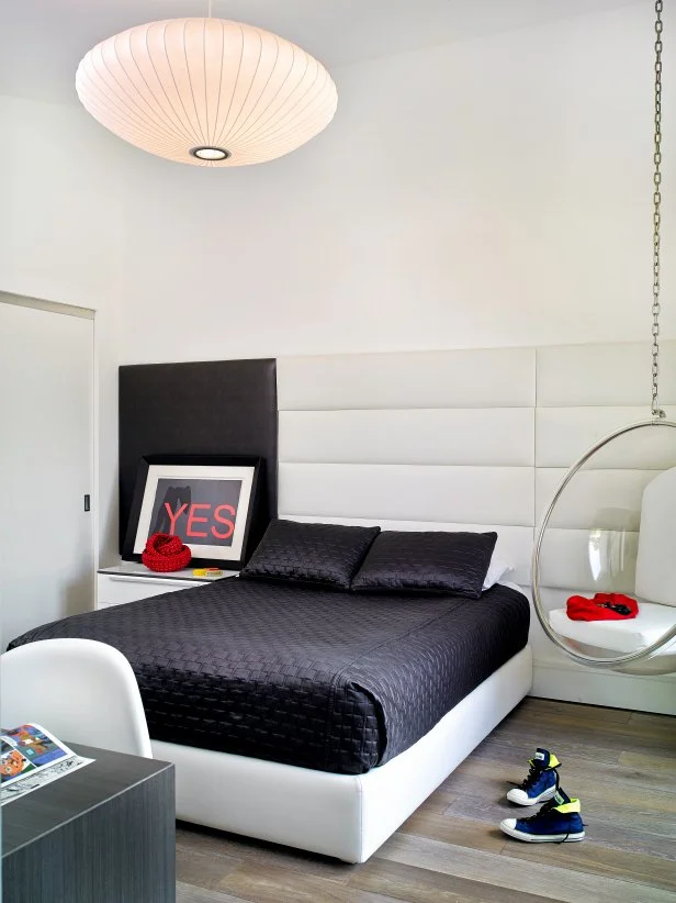Kids black and white bedroom hotsell