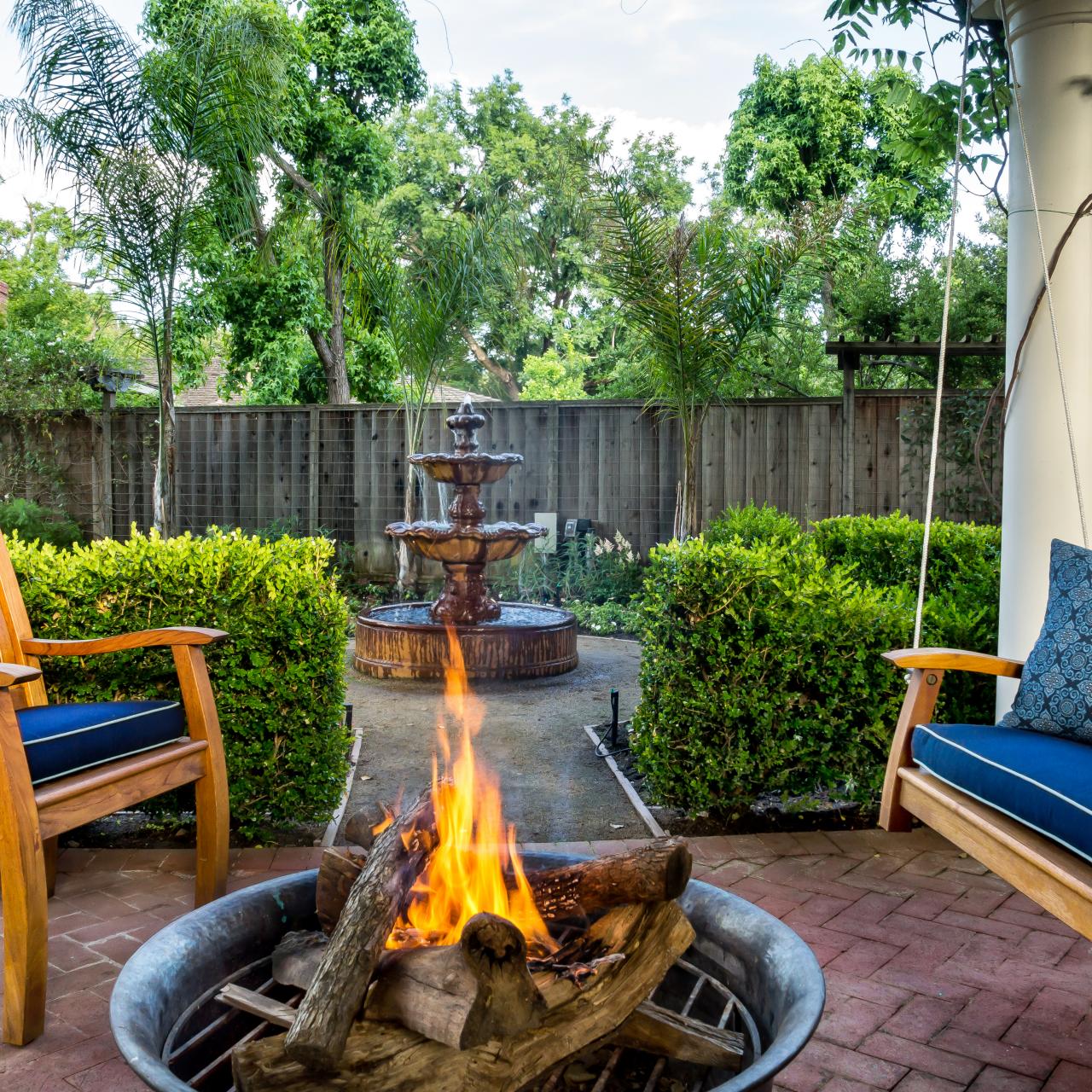8 STUNNING Outdoor Fire Pits For Cooler Weather