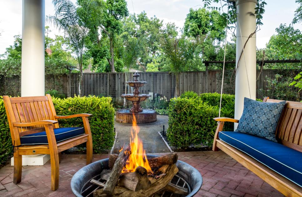 Fire Pits: A Backyard Entertaining Essential