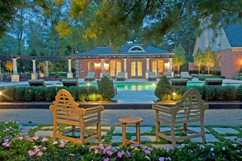 Traditional Swimming Pool With Pergola