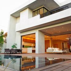 Modern Home With Sleek Swimming Pool