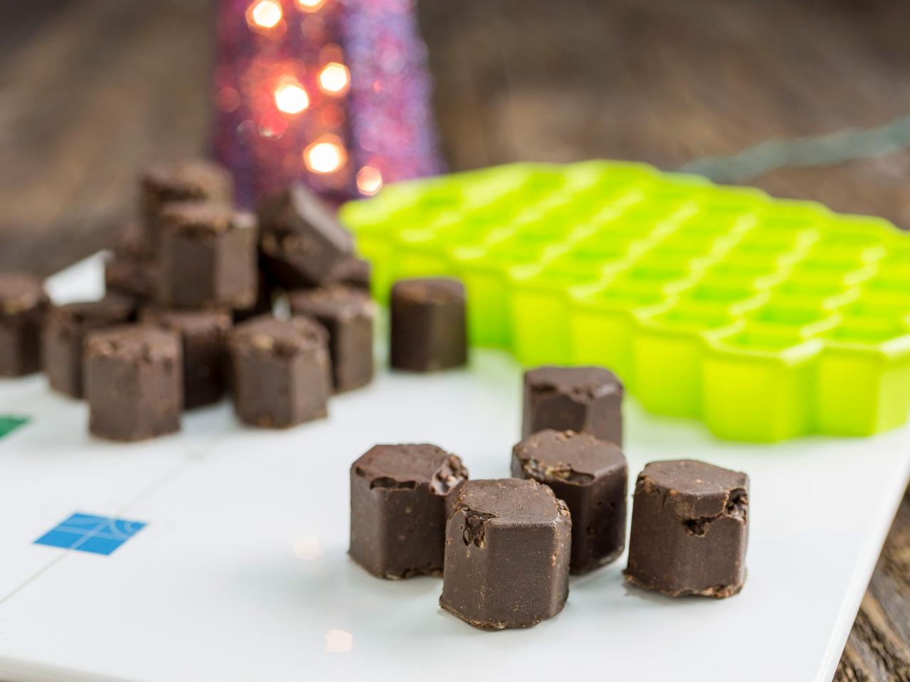 7 Ways to Make Chocolate Treats in an Ice Cube Tray