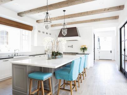 25 Coastal-Inspired Kitchens and Dining Rooms