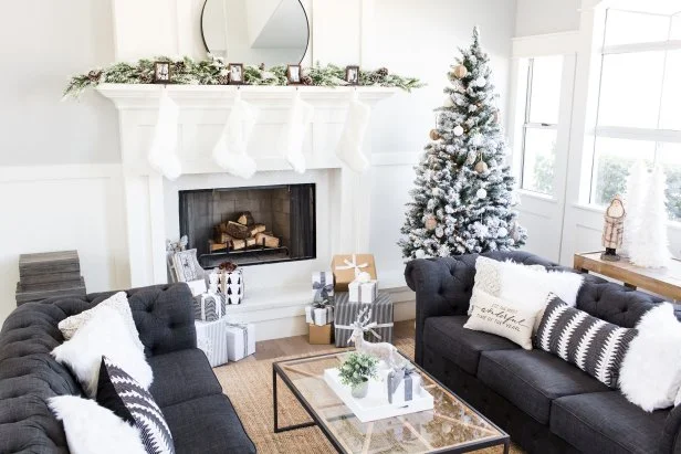 Modern Farmhouse Holiday Home Tour | HGTV