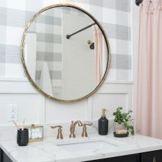 Contemporary Black and White Bathroom with Plaid Wallpaper 