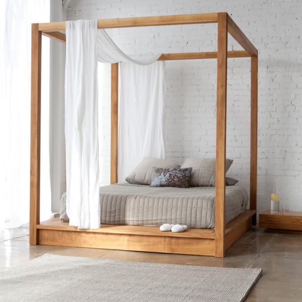 5 Canopy Bed Frames We Love, Can I Use Regular Curtains On A Canopy Bed Frame