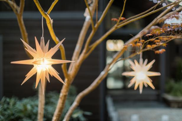 40 Outdoor Holiday Lighting Ideas That, Holiday Time Pathway Lights