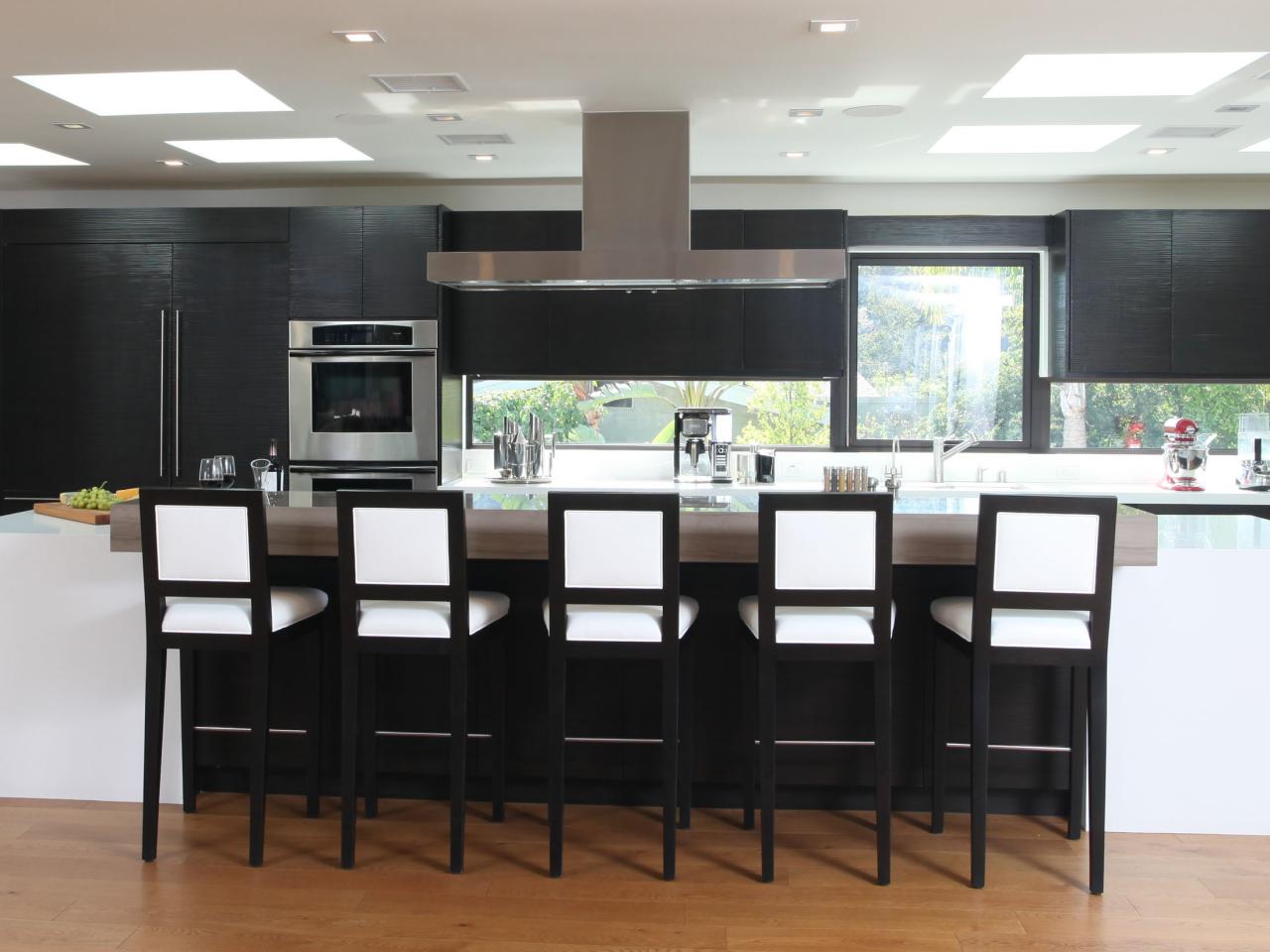 60 Black Kitchens We Love