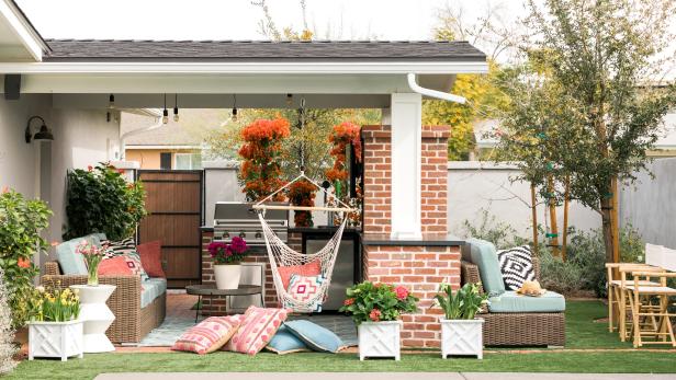 Breathe New Life Into Your Outdoor Living Room With These Tricks