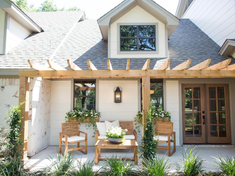 Neutral Patio and Pergola 