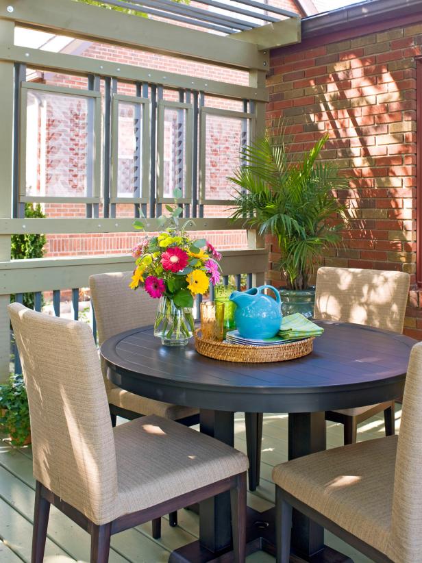 Outdoor Gallery Walls and Privacy Screens to Give Your Backyard