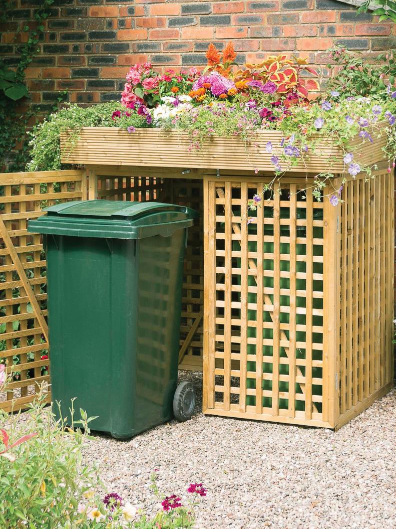 Hide Trash Cans With a Wooden Lattice Planter