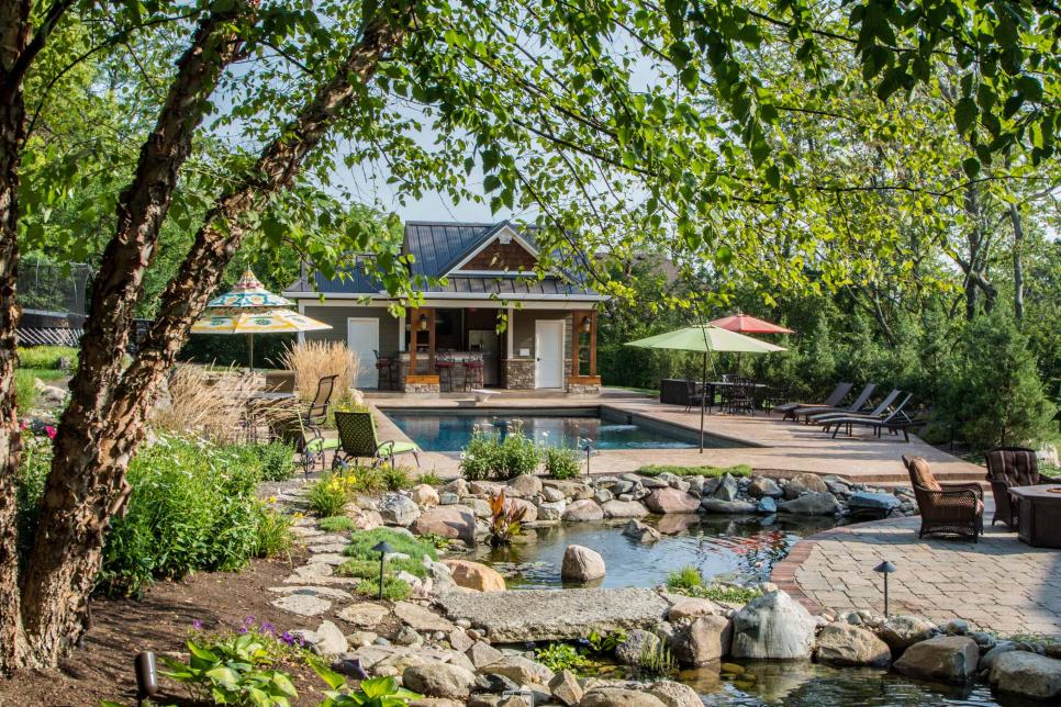 15 Ideas for Landscaping Around a Deck or Patio | HGTV