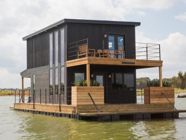 Black and Tan House Boat 