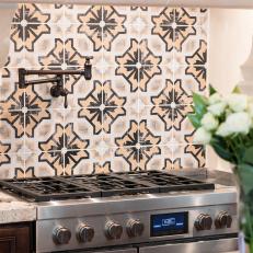 Tile Backsplash Adds Color to Neutral Kitchen