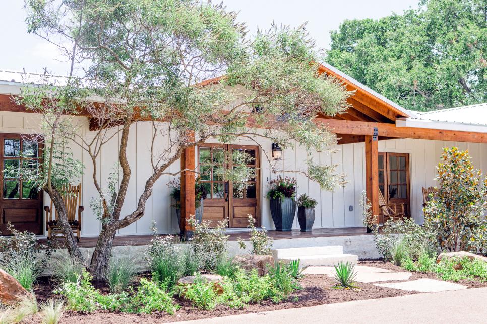 Fixer Upper A Country Home Fully Reimagined Hgtv S Fixer Upper