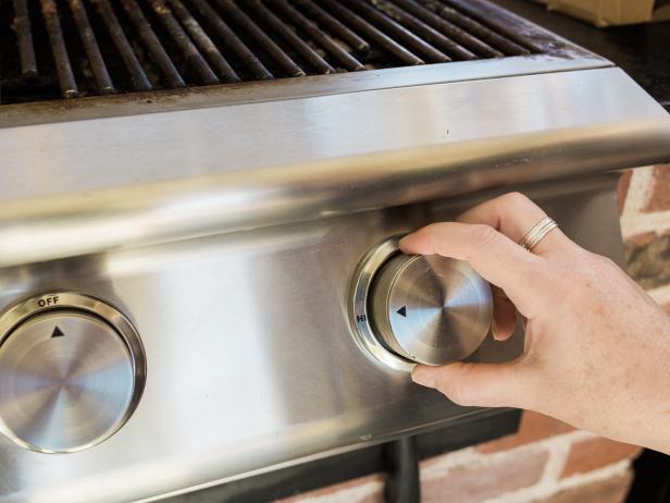 Step 2- Warm it up
For a basic deep clean you’ll keep the burners in place and focus attention on the grates. Turn on the grill to warm up the unit.