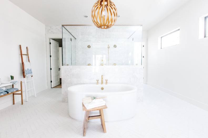 Sunny, Warm Master Bathroom 