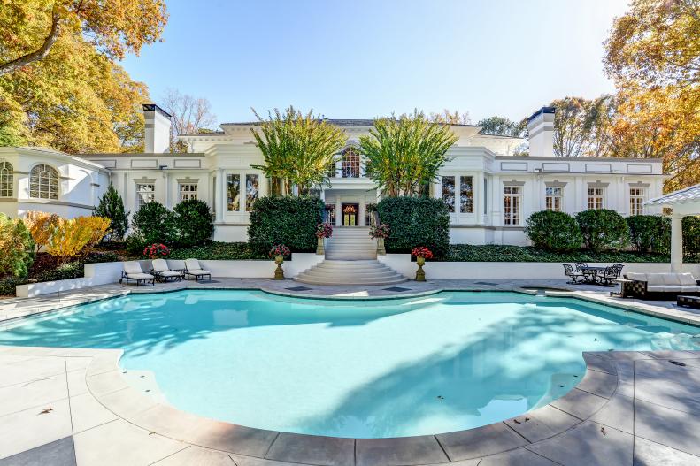 Traditional Atlanta Home With Swimming Pool