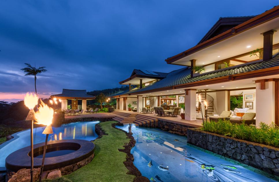 Hawaii Luxury Home and Driveway