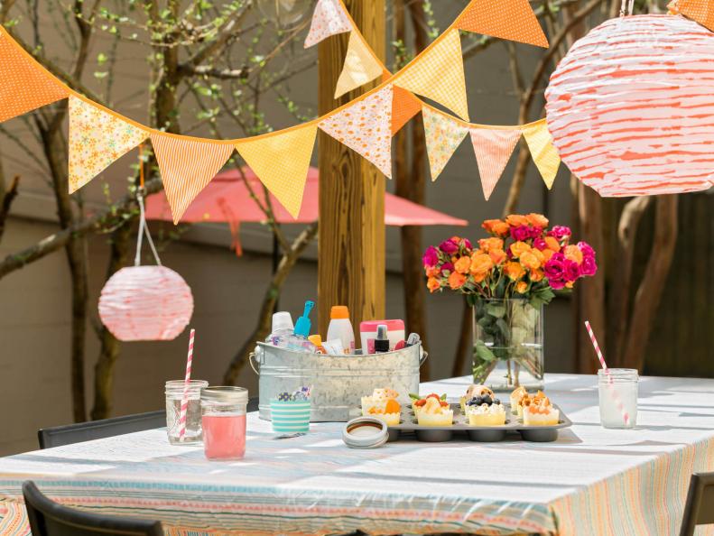 Pulling together a stylish and entertaining kid’s party doesn’t have to be a headache! With these clever hacks, kids can have tons of fun and parents can relax!