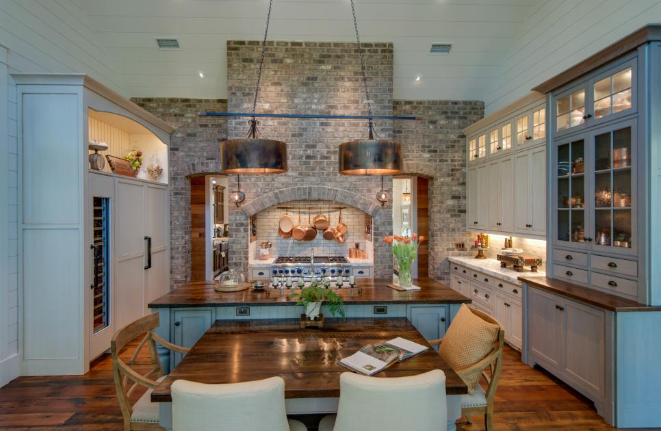 Country Eat-In Kitchen With Vaulted Ceiling