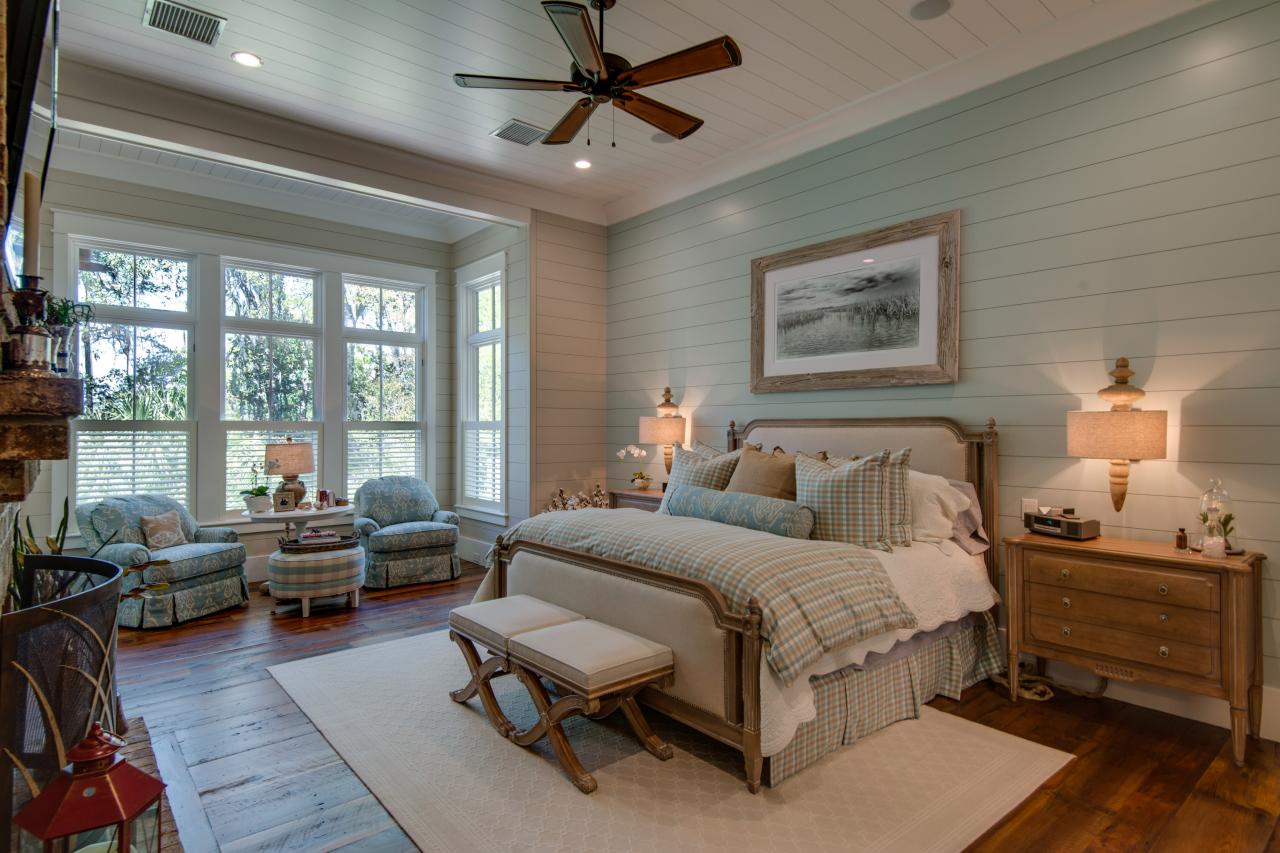 Blue Bedroom With Beadboard Hgtv