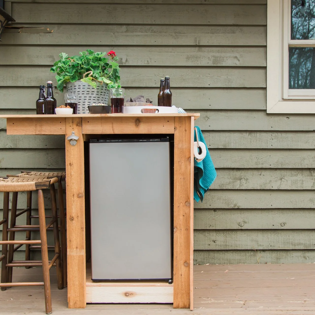 Small outdoor bar fridge store
