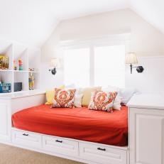 Built-In Day Bed in Dual Functioning Bonus Room