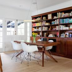 Dining Room Library Creates a Dual-Functioning Space