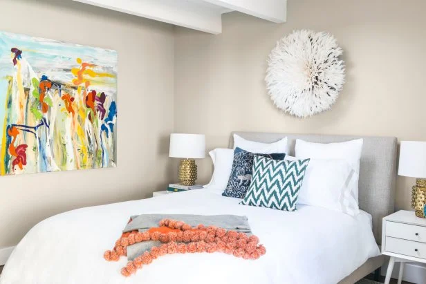 How to Dress Modern Bedroom: Stunning Tips for Stylish Spaces