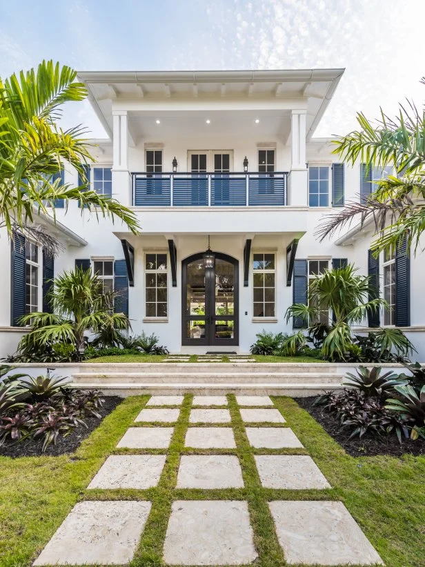 Jacksonville Florida coastal home with palm trees
