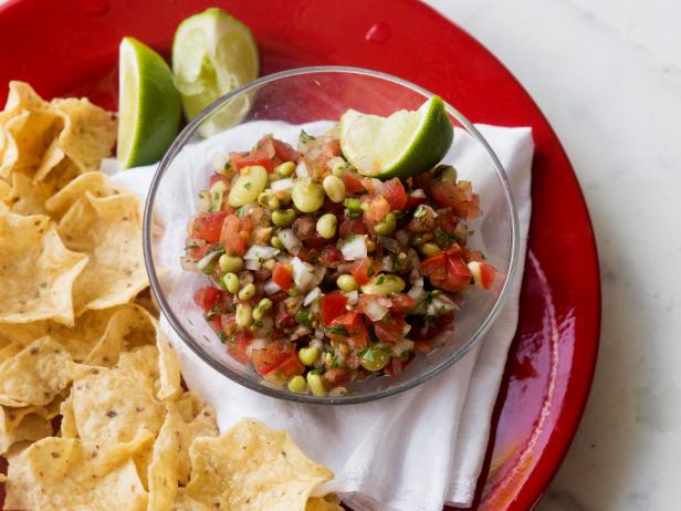 Your New Go-To Pea-co de Gallo Recipe | HGTV