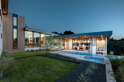 Matt Fajkus creates urban Austin home with pool terrace