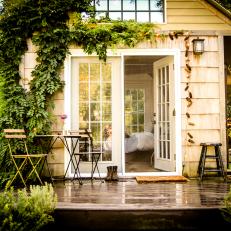 Guest House in Quaint, Remodeled Garden Shed