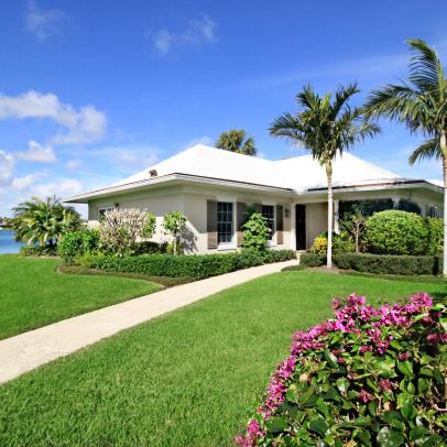 Palm Beach Cottage Includes Golf Club, Little Lake Worth Views