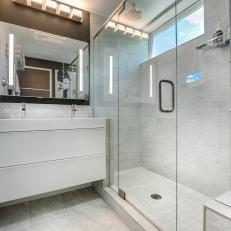 Luxurious Bathroom in Tiny House