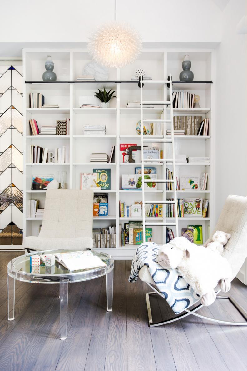 Stylish Living Room Design with Kids' Reading Nook 