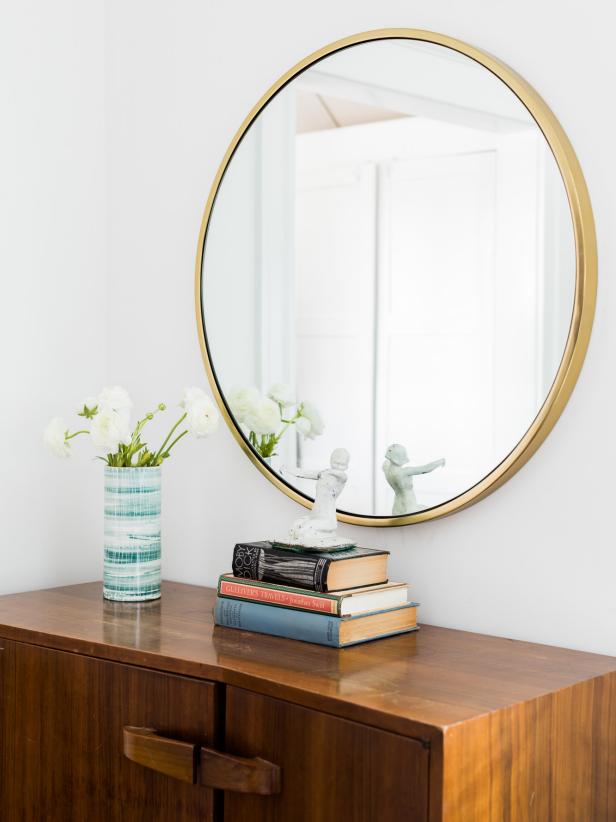 Entry Features Gold Mirror, Console Table