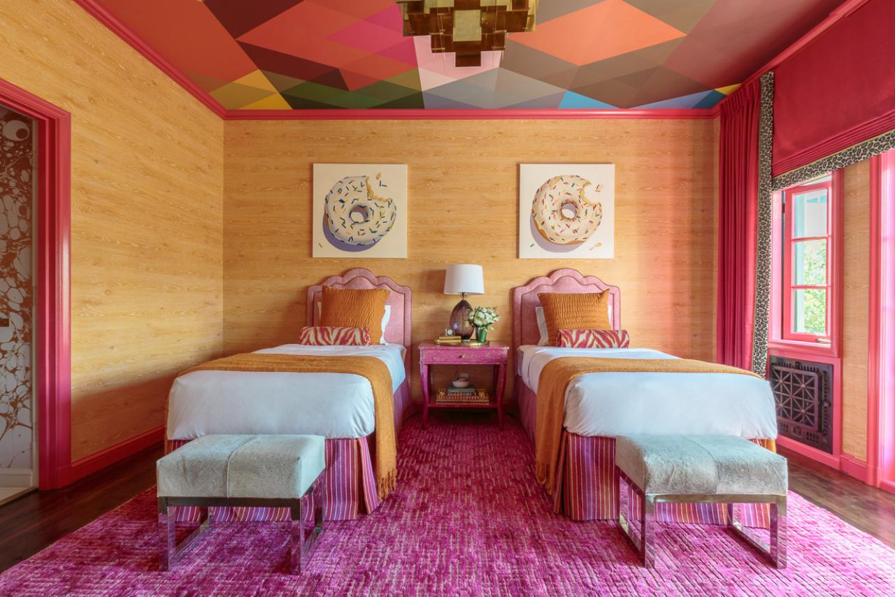 Pink And Orange Girl S Bedroom With Pink Rug Hgtv