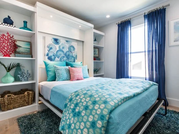 Should Bed Be Visible When Entering Bedroom: Expert Tips Revealed
