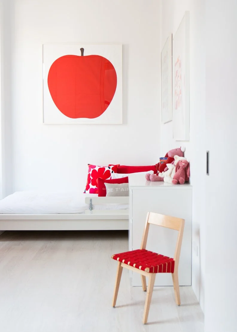 Kid's Bedroom With Apple