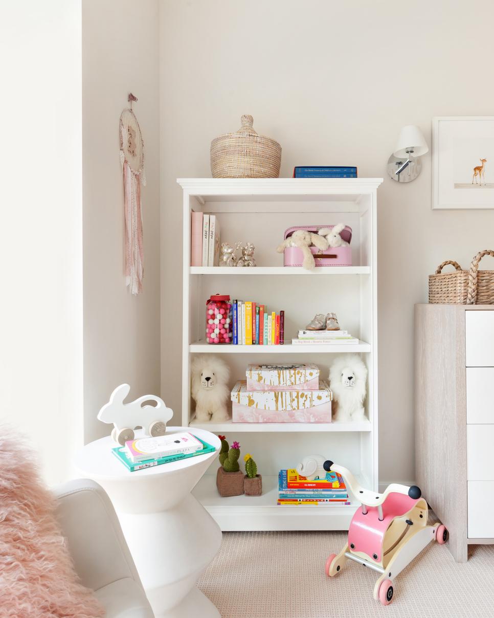 girls bookshelf