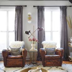Relaxed Living Room With Eclectic Style