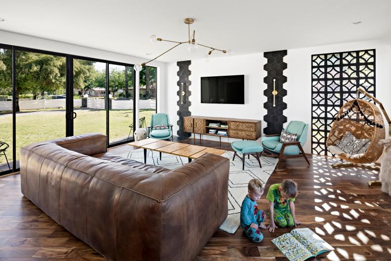 This mid-century modern living room is a cozy place for the family. 