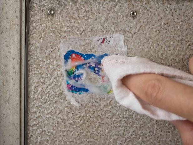 Remove A Sticker From Metal Surface, How To Remove Sticky Labels From Bathtub