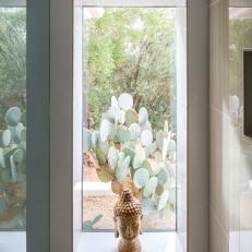 Interior Sight Lines Create Seamless Indoor-Outdoor Living 