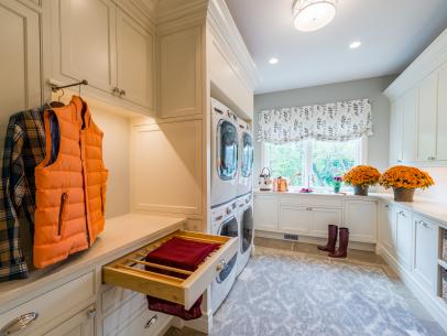 25 Beautiful and Efficient Laundry Rooms