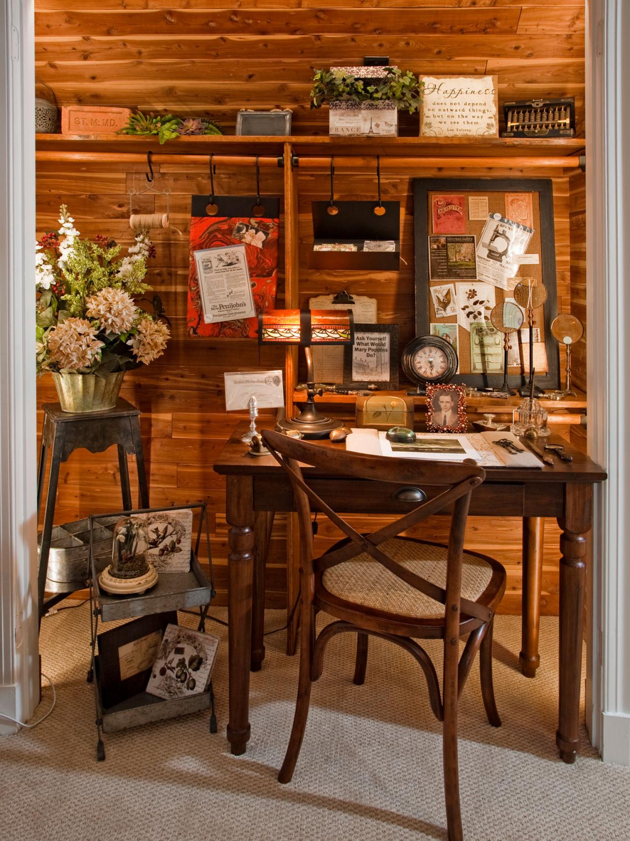 https://hgtvhome.sndimg.com/content/dam/images/hgtv/fullset/2017/8/9/1/Orig-Kathleen-Appel_small-office-in-closet-2.jpg.rend.hgtvcom.1280.1707.suffix/1502324720054.jpeg